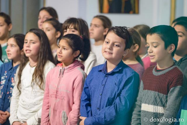 Școala gimnazială Voinești – Colindători la Reședința Mitropolitană 2019
