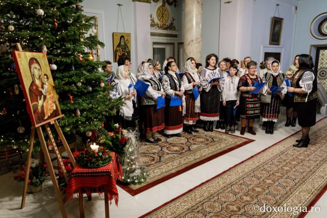 Societatea Femeilor Ortodoxe Române – Colindători la Reședința Mitropolitană 2019