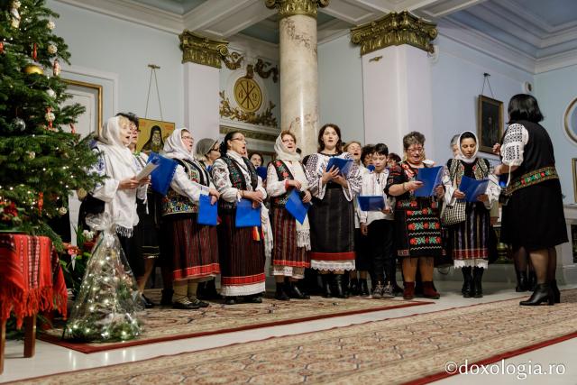 Societatea Femeilor Ortodoxe Române – Colindători la Reședința Mitropolitană 2019