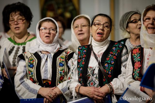 Societatea Femeilor Ortodoxe Române – Colindători la Reședința Mitropolitană 2019