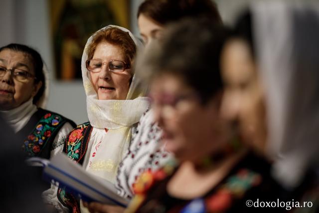 Societatea Femeilor Ortodoxe Române – Colindători la Reședința Mitropolitană 2019