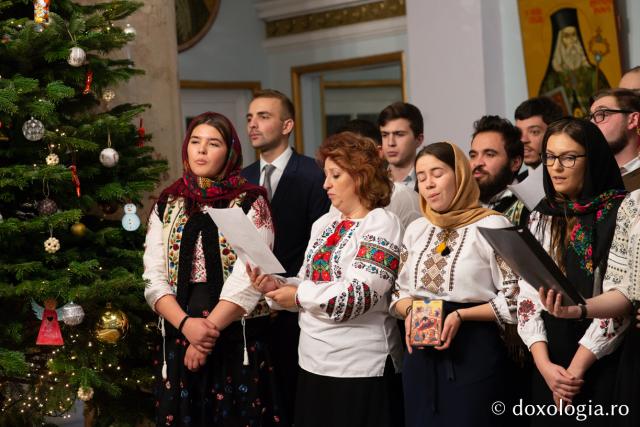 Studenți ai Facultății de Teologie Ortodoxă din Iași, anul II, Pastorală – Colindători la Reședința Mitropolitană 2019