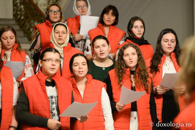 Voluntarii Sfintei Parascheva – Colindători la Reședința Mitropolitană 2019