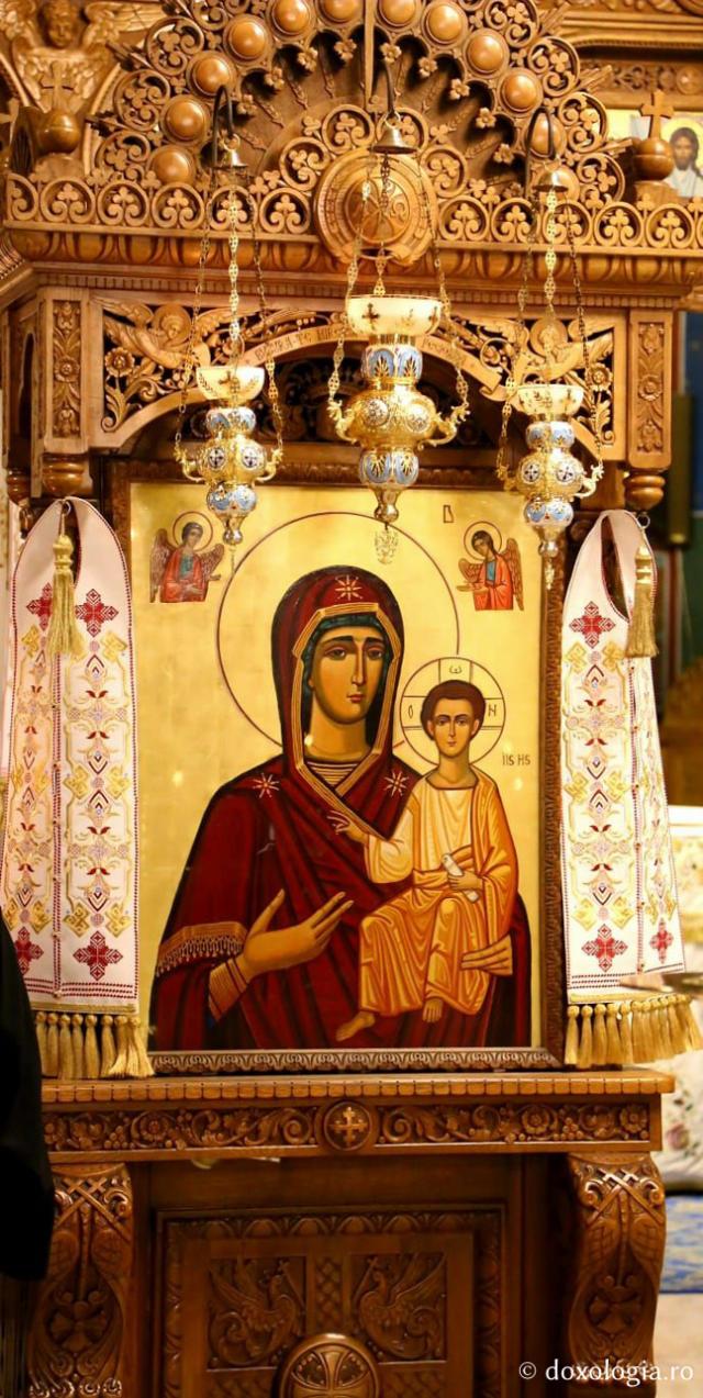 (Foto) Bucuria Învierii Domnului la Mănăstirea Sihăstria