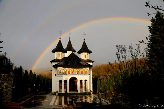 (Foto) Mănăstirea Sihăstria – un pridvor al Raiului