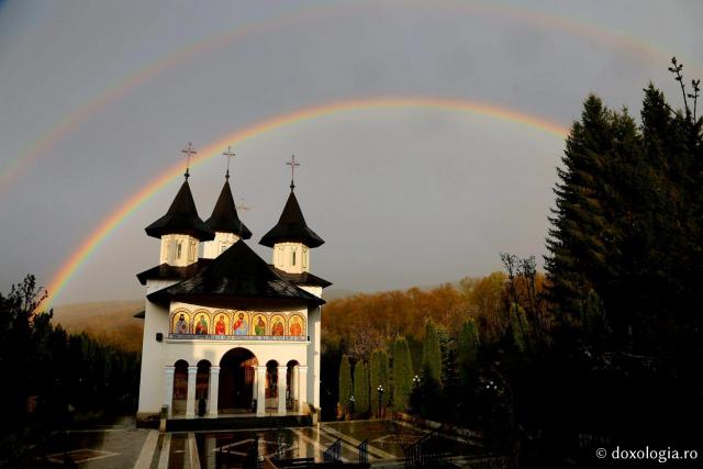(Foto) Mănăstirea Sihăstria – un pridvor al Raiului