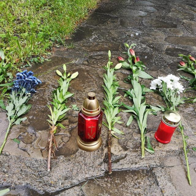 (Foto) Flori de rămas bun pentru Arhiepiscopul Sucevei şi Rădăuților