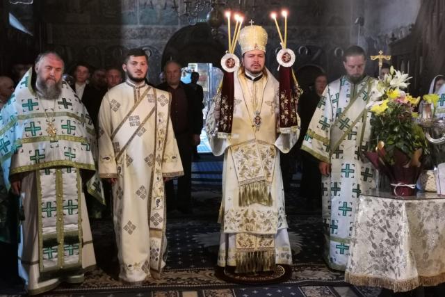 (Foto) Liturghie arhierească la Mănăstirea Neamț de sărbătoarea Nașterii Sfântului Ioan Botezătorul