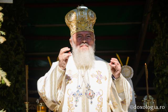 (Foto) 40 de zile fără IPS Părinte Pimen: Sfânta Liturghie și slujba Parastasului
