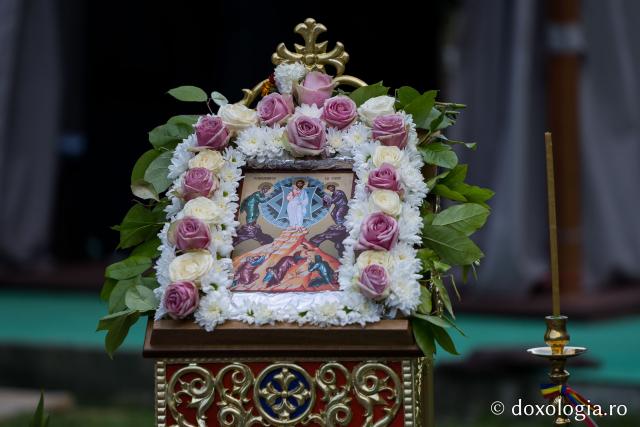 (Foto) Slujbă de priveghere în cinstea Sfintei Cuvioase Teodora de la Sihla – 6 august 2020