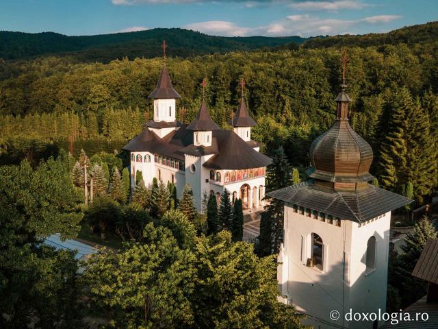 (Foto) Sub ochii lui Dumnezeu: Mănăstirea Sihăstria, așa cum se vede din Cer