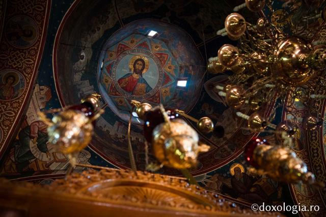 (Foto) Schitul „Înălțarea Sfintei Cruci”, Poiana lui Ioan – testamentul spiritual al Părintelui Paisie Olaru
