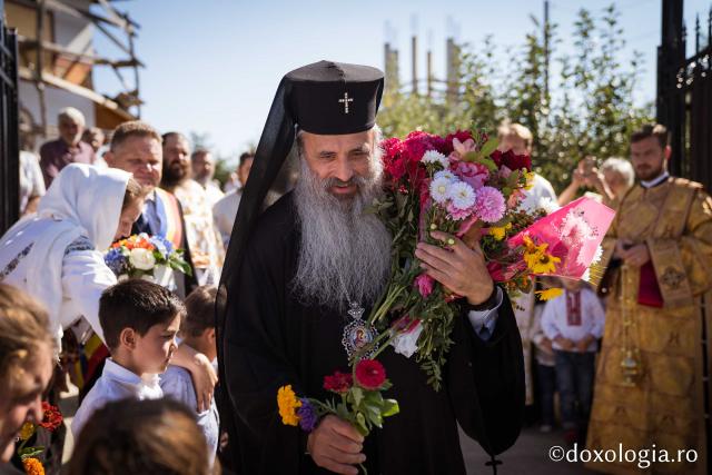 (Foto) Pruncul Serafim, botezat de IPS Mitropolit Teofan