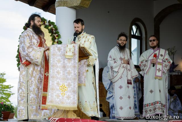 (Foto) Mănăstirea Alexandru Vlahuță din județul Vaslui și-a sărbătorit hramul de Praznicul Nașterii Maicii Domnului