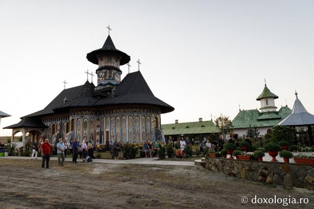 (Foto) Mănăstirea Alexandru Vlahuță din județul Vaslui și-a sărbătorit hramul de Praznicul Nașterii Maicii Domnului