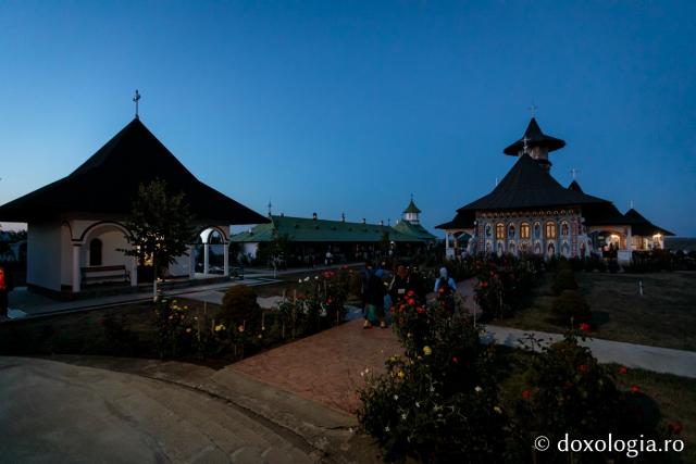 (Foto) Mănăstirea Alexandru Vlahuță din județul Vaslui și-a sărbătorit hramul de Praznicul Nașterii Maicii Domnului