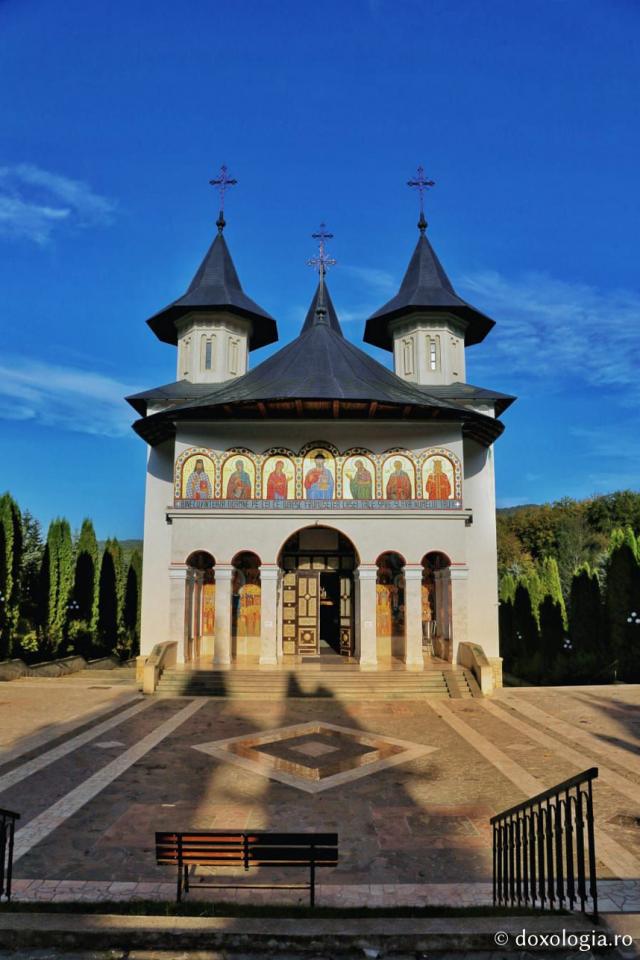 (Foto) Toamna anului 2020 la Mănăstirea Sihăstria