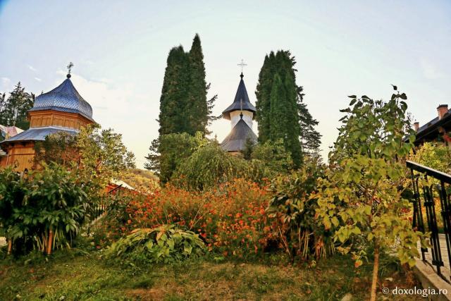 (Foto) Toamna anului 2020 la Mănăstirea Sihăstria