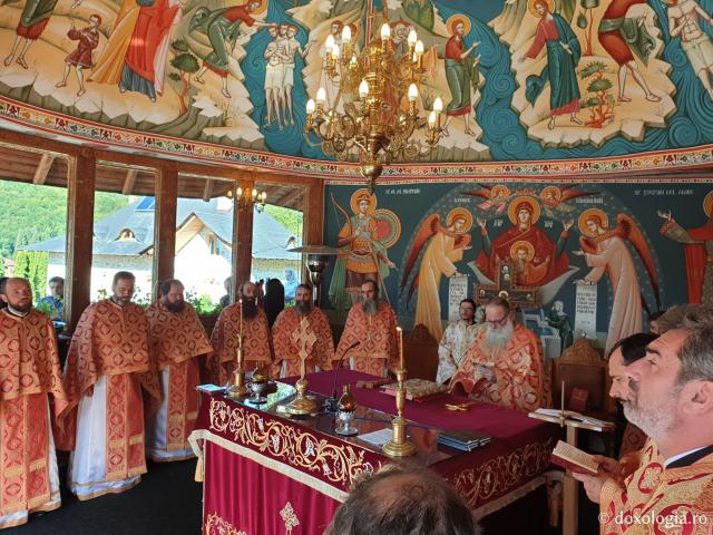 (Foto) Sărbătoarea Sfinților Simeon și Amfilohie la Mănăstirea Pângărați