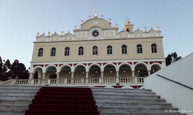 (Foto) În așteptarea Nașterii Maicii Domnului –  Biserica „Panaghia Evanghelistria” din Tinos