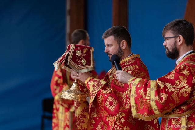 (Foto) Cum s-a văzut sărbătoarea Sfântului Dimitrie, Izvorâtorul de Mir la Patriarhie – 2020