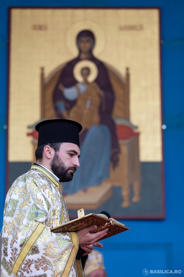 (Foto) Sfânta Liturghie în cinstea Sfântului Cuvios Dimitrie cel Nou, Ocrotitorul Bucureștilor – 2020