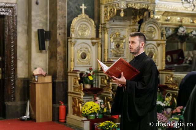 (Foto) Pelerinaj de-a lungul zilei de 10 octombrie – rugăciune la Hramul Sfintei Parascheva