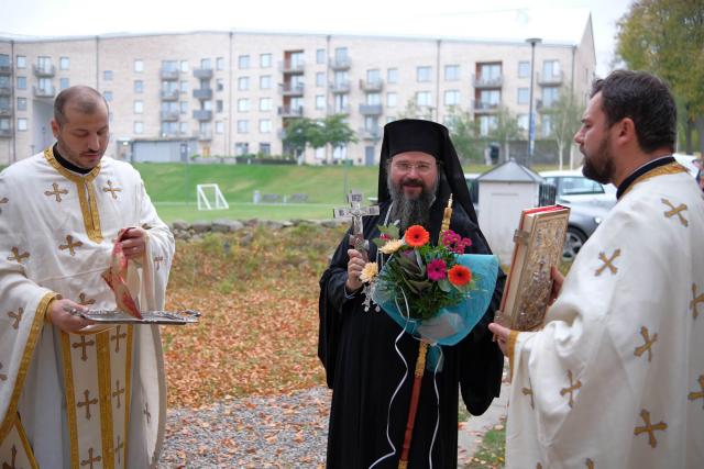 (Foto) PS Părinte Episcop Macarie, în slujire euharistică în Jönköping (Suedia)