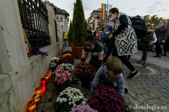 (Foto) Cu flori și cu dragoste multă la Sfânta Cuvioasă Parascheva