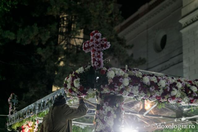(Foto) Împodobirea baldachinului Sfintei Cuvioase Parascheva – 2020