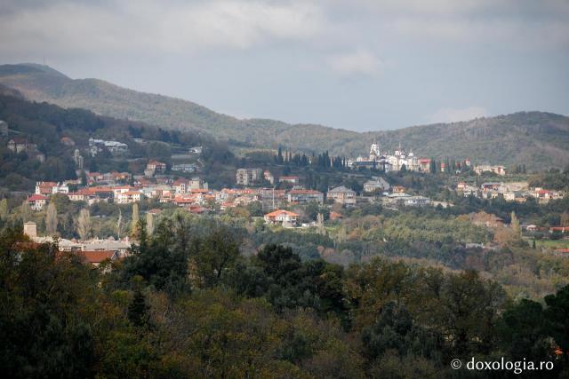 (Foto) Culorile toamnei în Sfântul Munte Athos