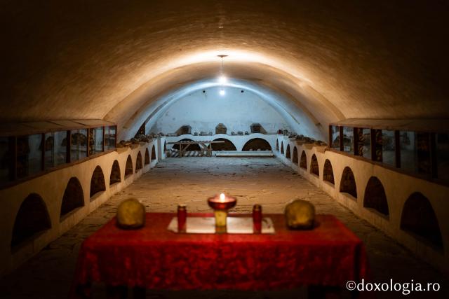 (Foto) În așteptarea Învierii: Gropnița Mănăstirii Neamț