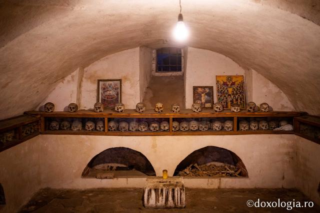 (Foto) În așteptarea Învierii: Gropnița Mănăstirii Neamț