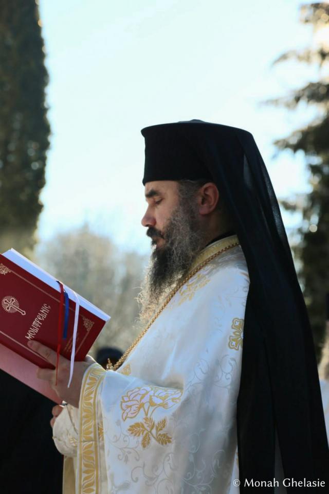 (Foto) Botezul Domnului la Mănăstirea Sihăstria – 6 ianuarie 2021
