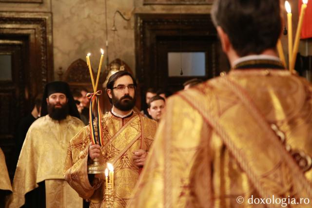 (Foto) „Preacurată, Domnul este cu Tine și prin Tine împreună cu noi!” – Priveghere de hram la Catedrala Mitropolitană