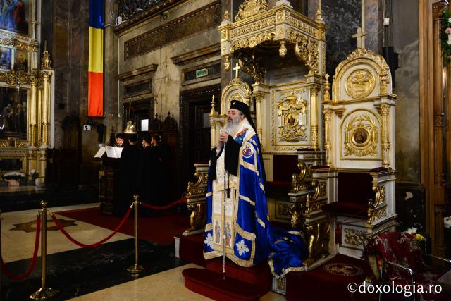 (Foto) Slujba Privegherii, oficiată la Catedrala Mitropolitană din Iași în cinstea Ocrotitoarei Moldovei