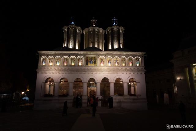 (Foto) Așezarea moaștelor Sfântului Dimitrie cel Nou la Baldachinul Sfinților