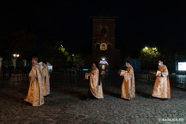 (Foto) Așezarea moaștelor Sfântului Dimitrie cel Nou la Baldachinul Sfinților