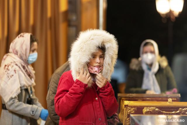(Foto) Așezarea moaștelor Sfântului Dimitrie cel Nou la Baldachinul Sfinților