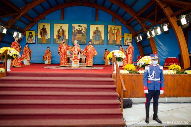 (Foto) Sărbătoarea Sfântului Dimitrie, Izvorâtorul de Mir, la Patriarhie – 2021