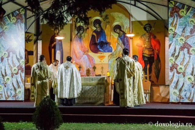 (Foto) Priveghere în cinstea Sfântului Gheorghe Pelerinul, la Catedrala din Iași