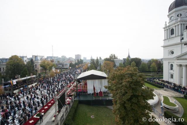 (Foto) Uniți în rugăciune, la Hramul Sfintei Cuvioase Parascheva – 2021