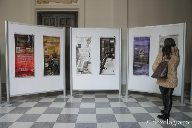 (Foto) Expoziția „Viața și opera lui Dostoievski” la Iași