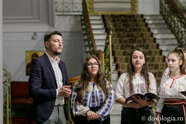 (Foto) ATOR Iași – Colindători la Reședința Mitropolitană 2021
