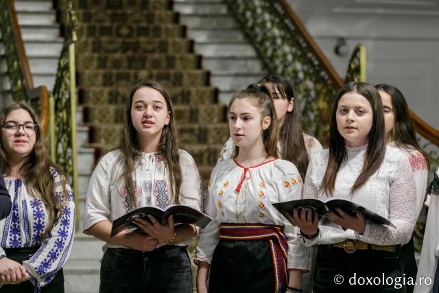 (Foto) ATOR Iași – Colindători la Reședința Mitropolitană 2021