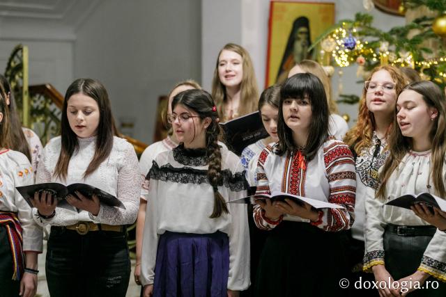 (Foto) ATOR Iași – Colindători la Reședința Mitropolitană 2021