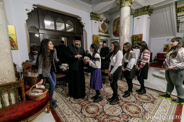 (Foto) ATOR Iași – Colindători la Reședința Mitropolitană 2021