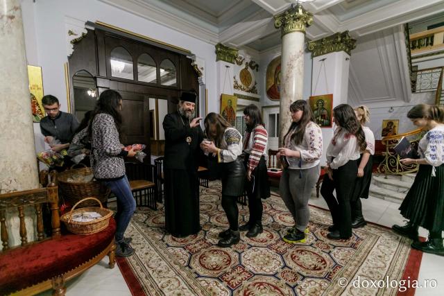 (Foto) ATOR Iași – Colindători la Reședința Mitropolitană 2021