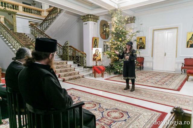 (Foto) Prof. Harasim Rodica – Colindători la Reședința Mitropolitană 2021