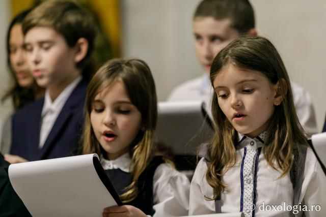 (Foto) Parohia Valea Adâncă – Colindători la Reședința Mitropolitană 2021